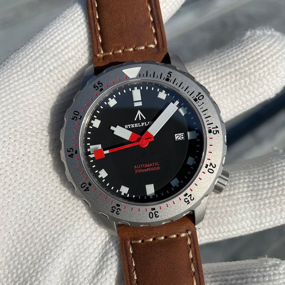 Luminous Fashion Mechanical Wristwatch