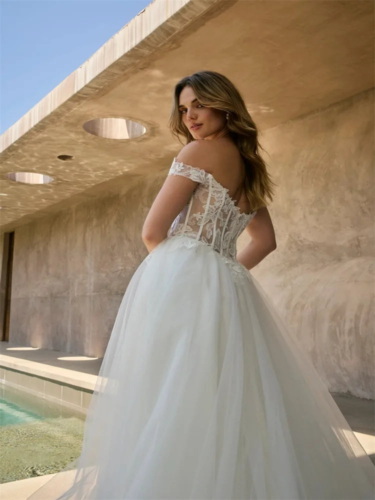 Lovely Sweetheart Neckline Bridal Dress