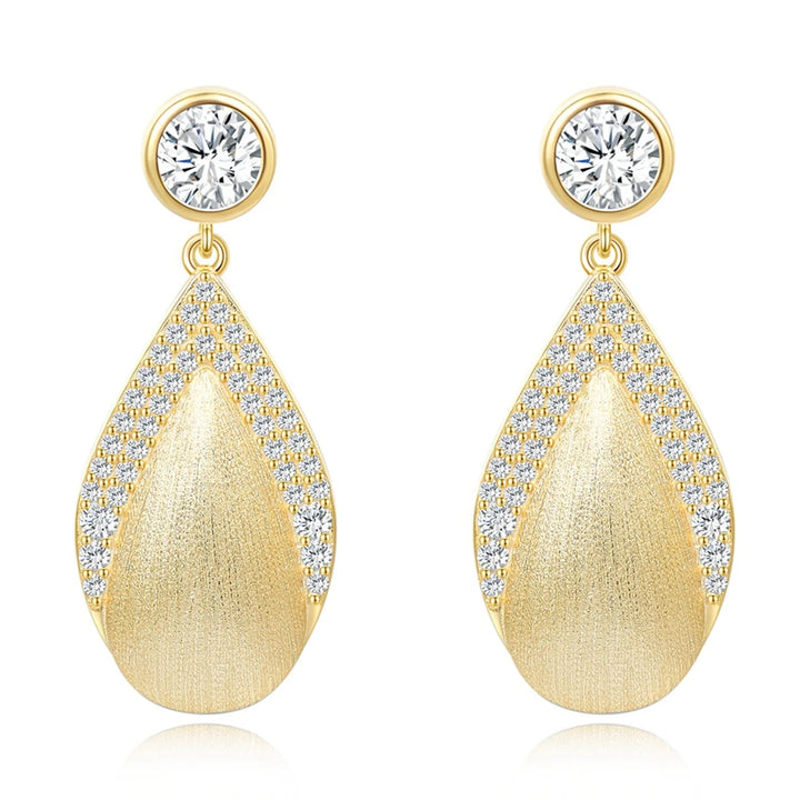 Light Round Cut Diamond Drop Earrings