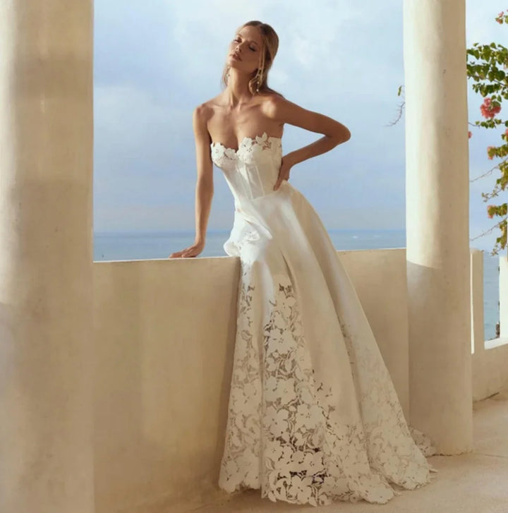 Exquisite Appliques Long Tulle Bridal Dress