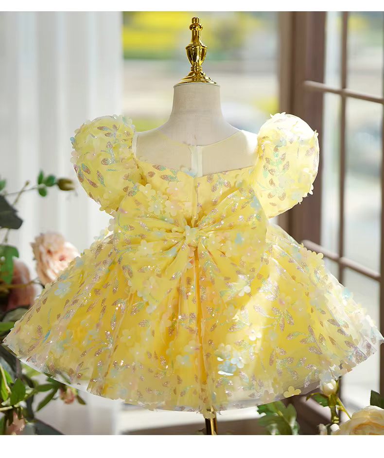 Robe de soirée princesse à manches courtes