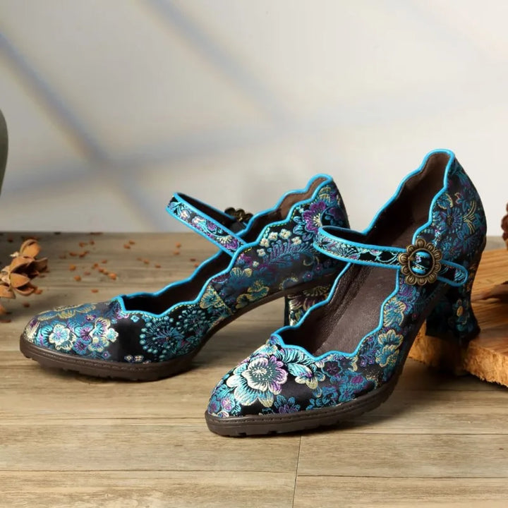 Refined Flower Round Toe Pumps