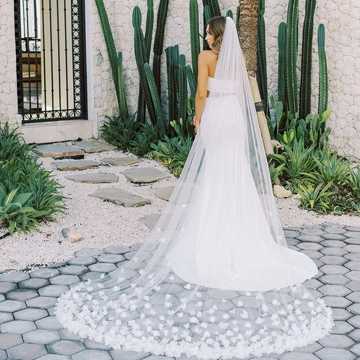 Romantic 3D Organza Flowers Bridal Veil