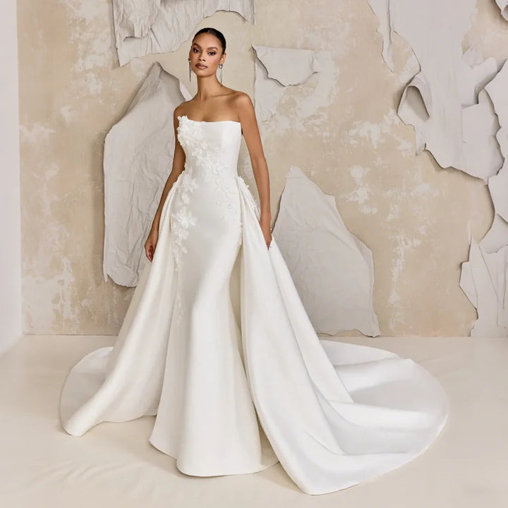 Regal Strapless Neckline Wedding Dress