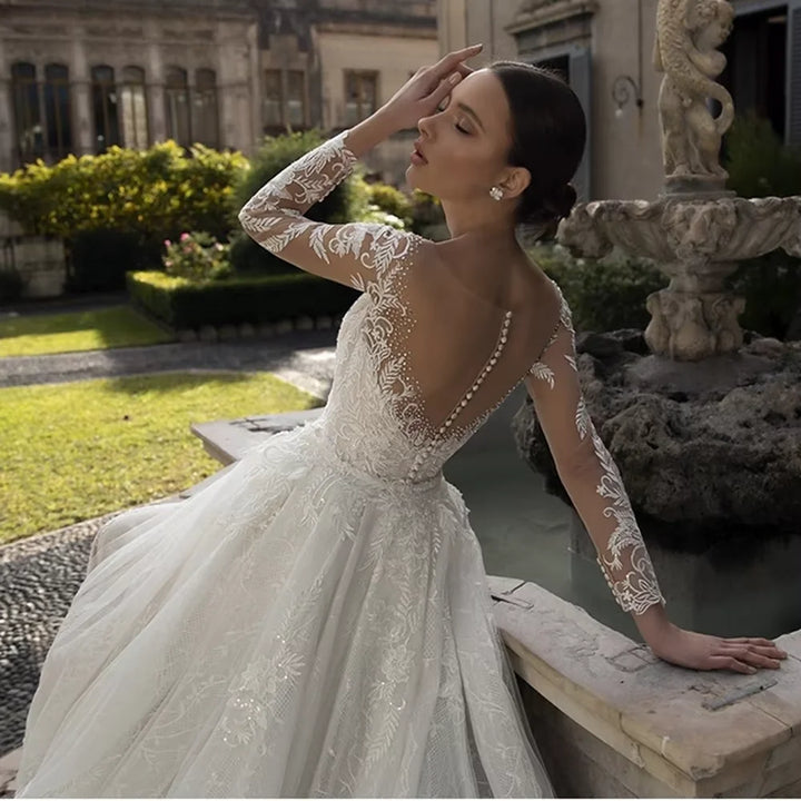 Stunning Backless Wedding Gown - With Detachable Train