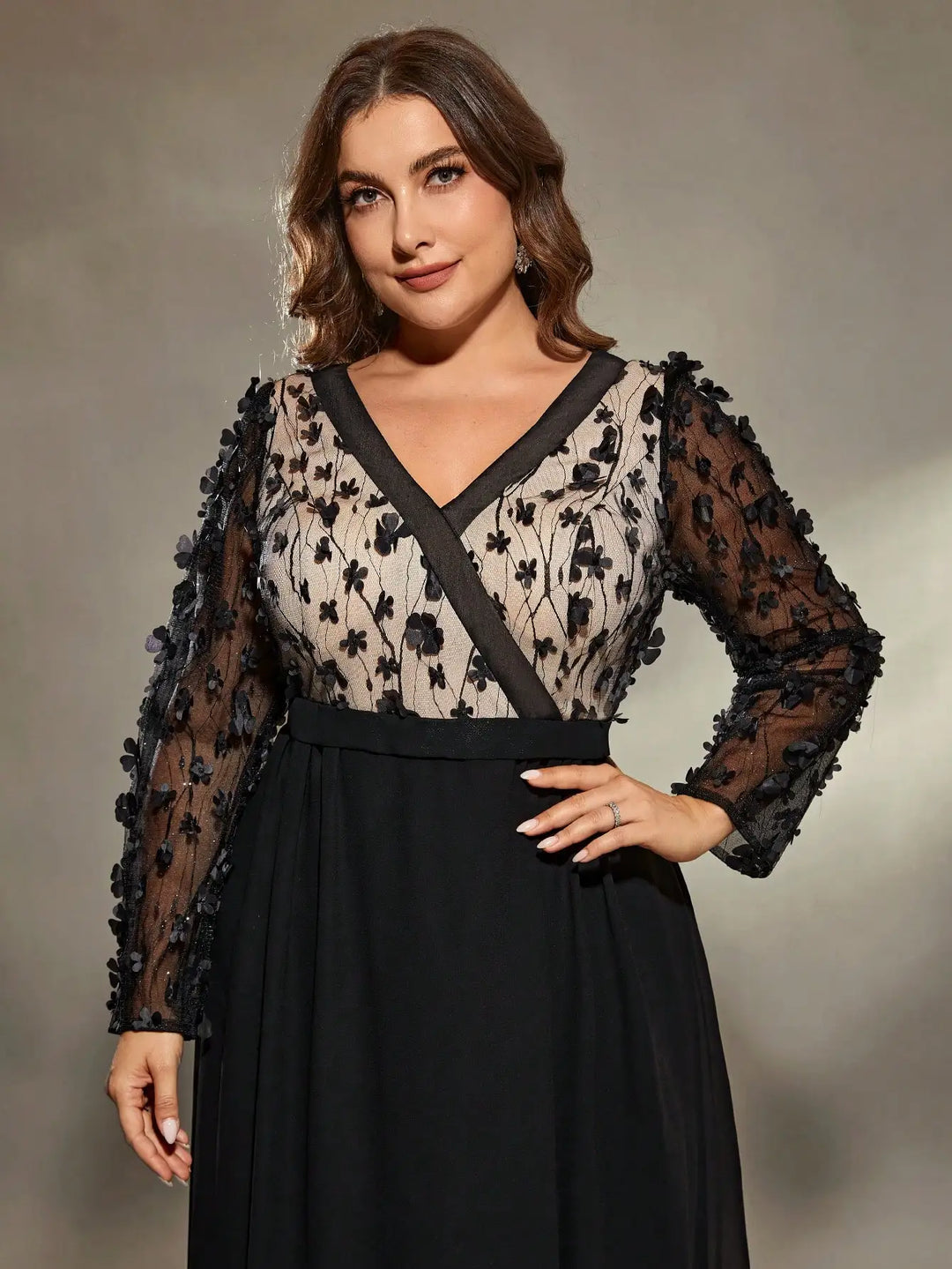 Luxury V-neck Embroidered Evening Dress