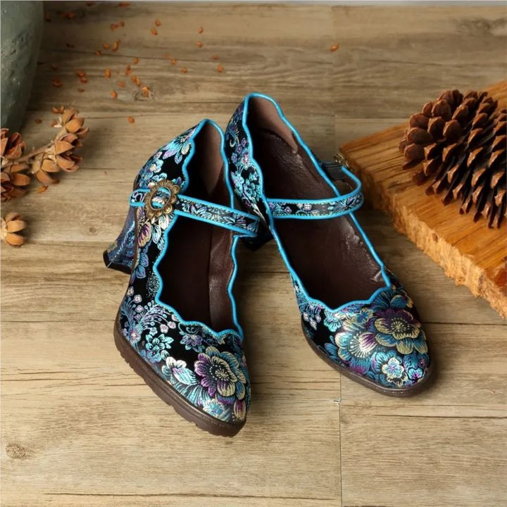 Refined Flower Round Toe Pumps