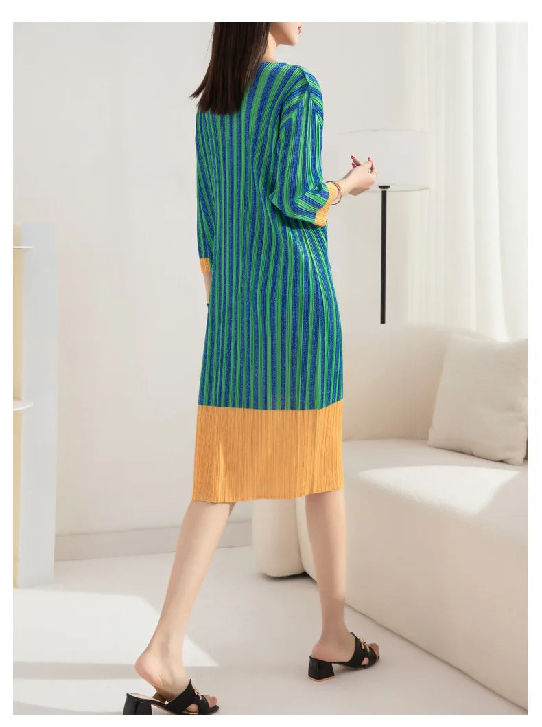 Contrast Color Mid-Length Pleated Dress