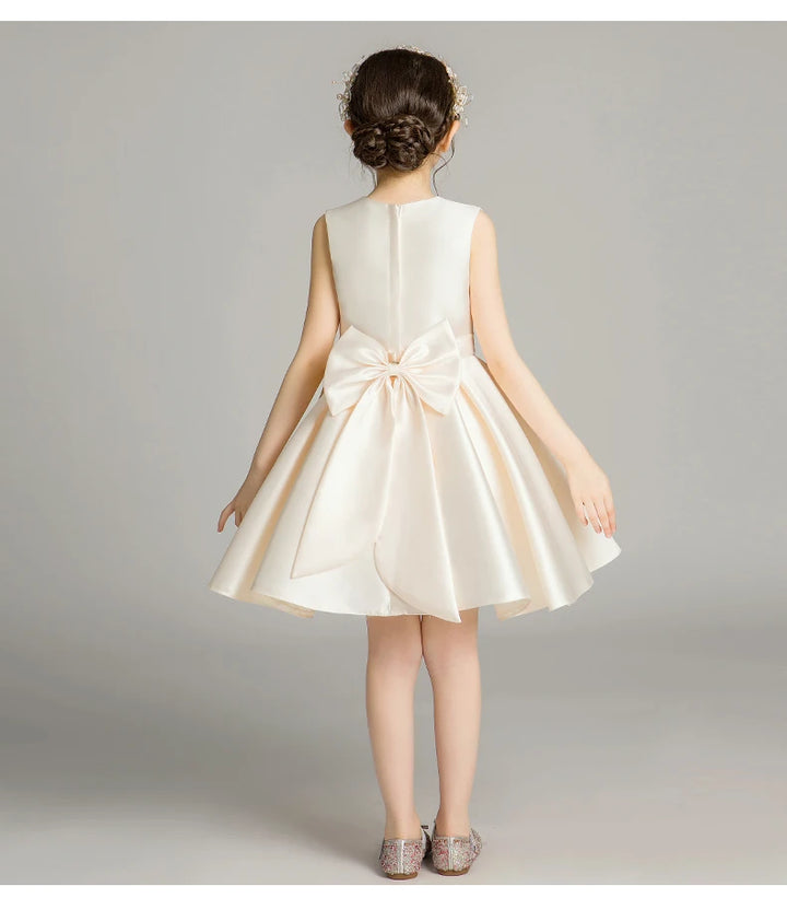 Charmante robe de soirée sans manches pour fille