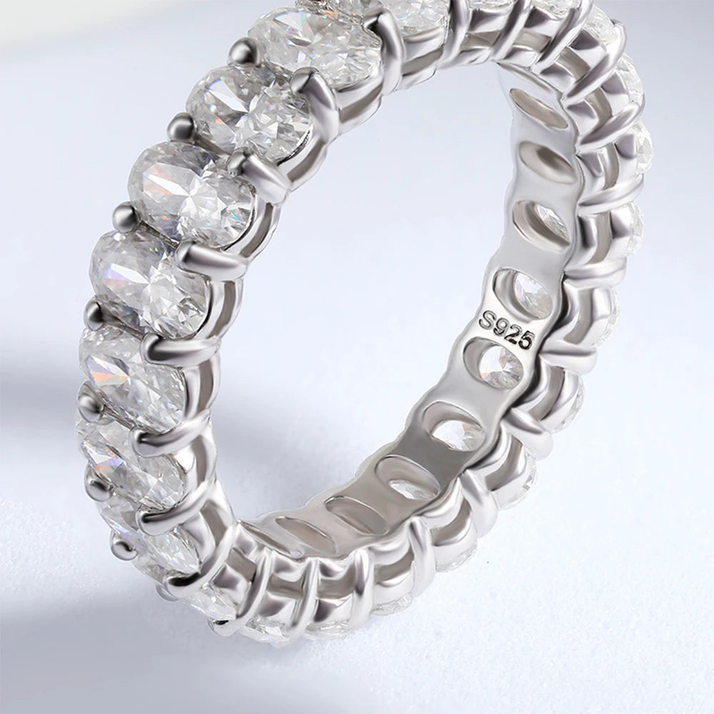 Charming Oval Cut Moissanite Ring