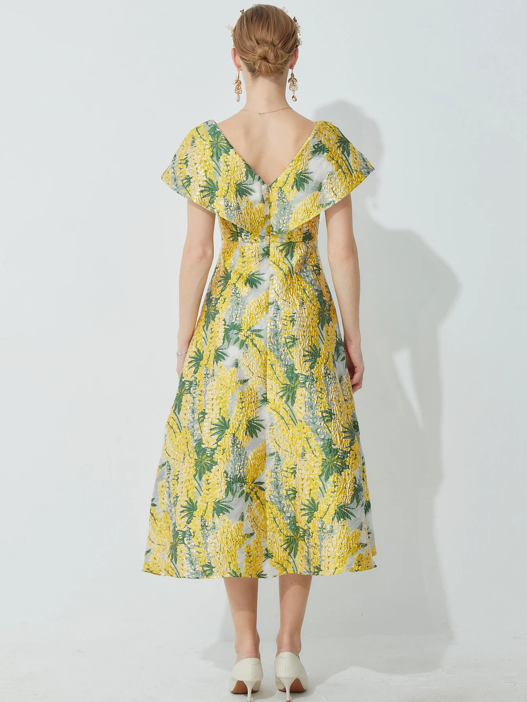 Stylish Waist-Cinching Cocktail Dress