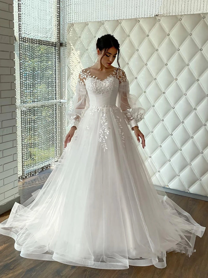 Classic Lace Appliques Bride Gown